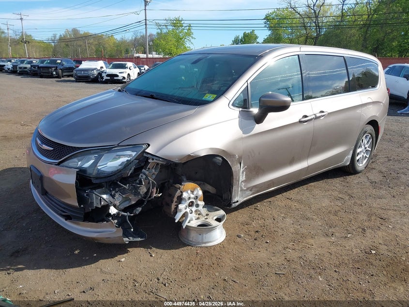 Vin: 2c4rc1dg6hr571294, lot: 45471858, chrysler pacifica touring 20172