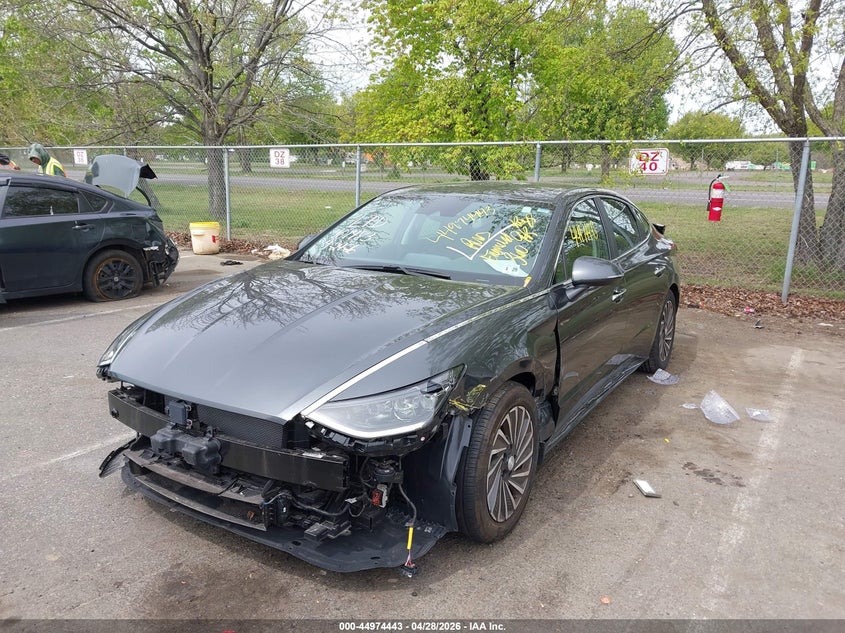 2023 HYUNDAI SONATA HYBRID auction photo 2