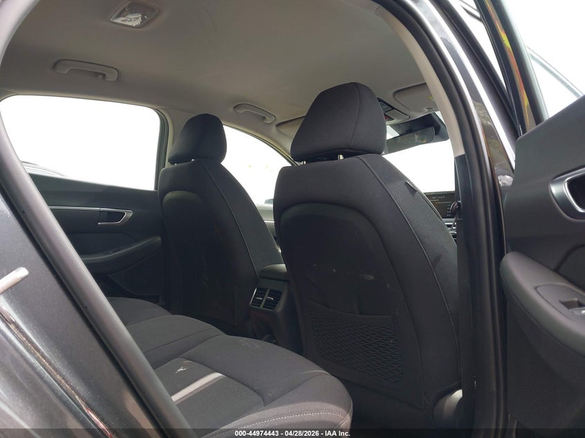 2023 HYUNDAI SONATA HYBRID auction photo 8