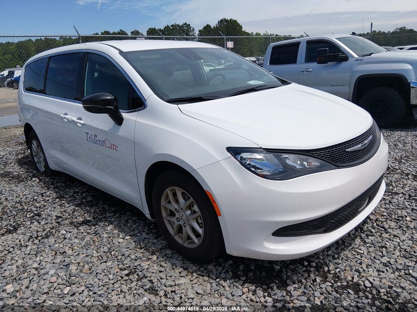 2025 CHRYSLER VOYAGER LX