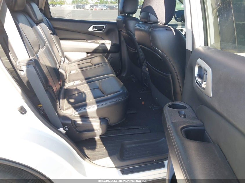VIN 5N1DR2MN2HC682345 2017 NISSAN PATHFINDER PLATINUM