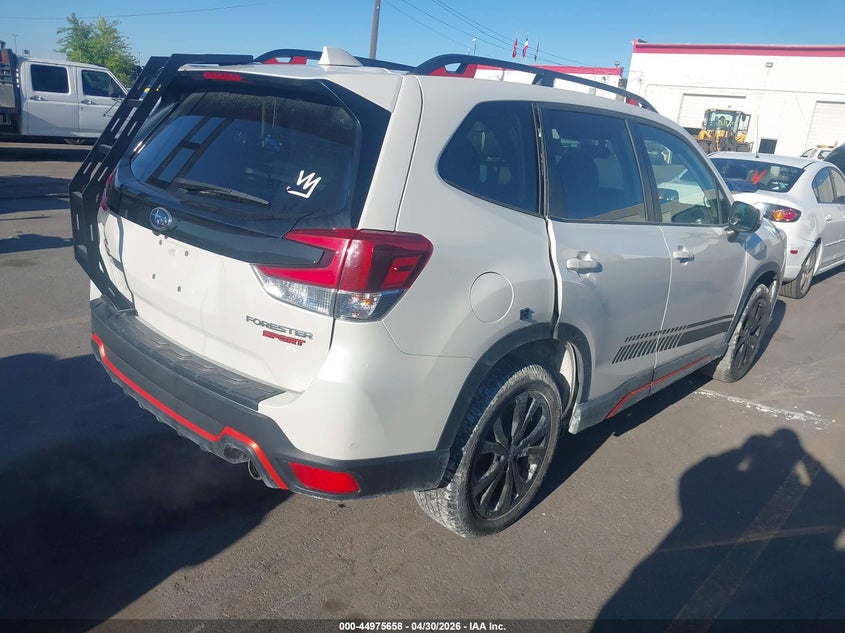 2023 SUBARU FORESTER auction photo 4