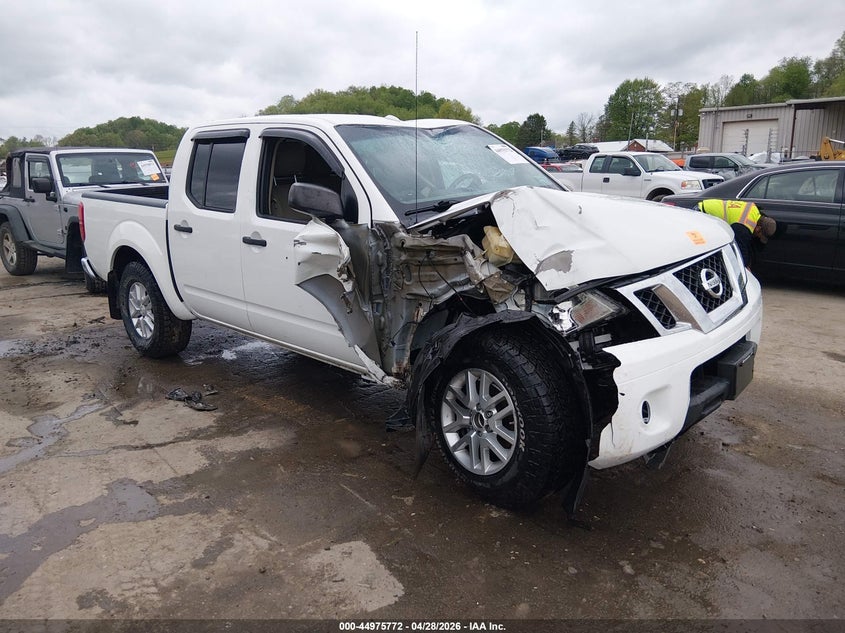 2015 NISSAN FRONTIER