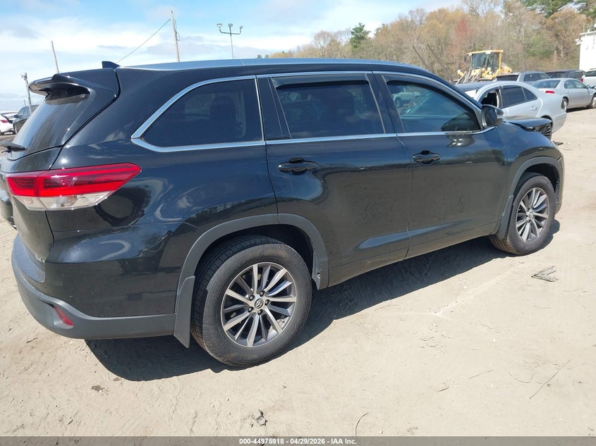 2018 TOYOTA HIGHLANDER auction photo 4