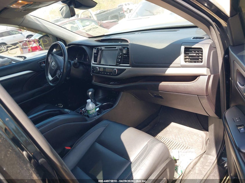 2018 TOYOTA HIGHLANDER auction photo 5