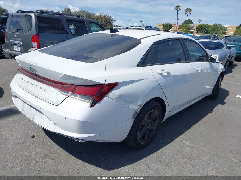 2022 HYUNDAI ELANTRA auction photo 4