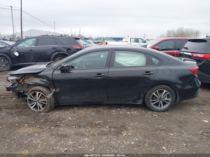 VIN 3KPF24AD5PE587407 2023 KIA FORTE LXS
