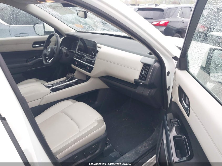 2024 NISSAN PATHFINDER auction photo 5
