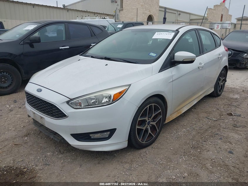2015 Ford Focus Se 1FADP3K24FL251436 photo 1