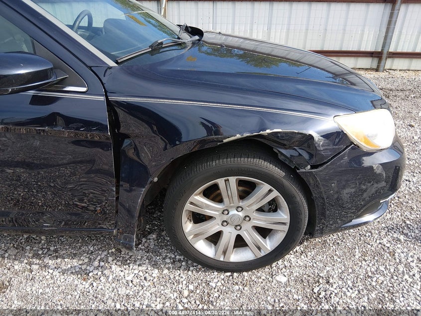 2012 CHRYSLER 200 auction photo 6