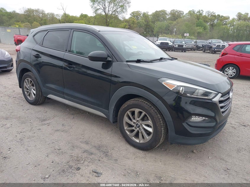 2017 HYUNDAI TUCSON SE