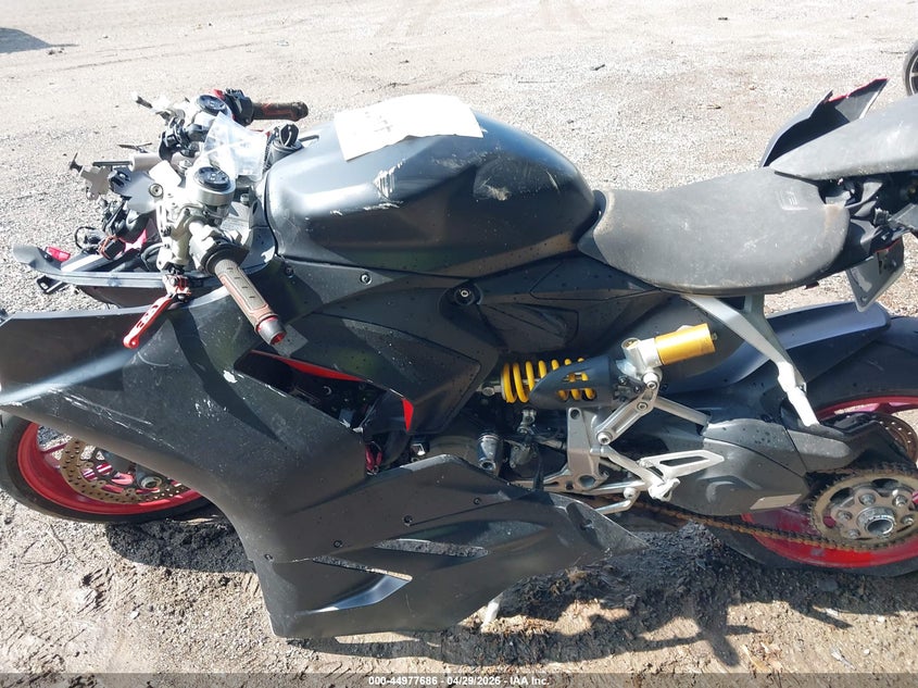 2021 Ducati Panigale V2 VIN: ZDMHAATW8MB005693 Lot: 44977686
