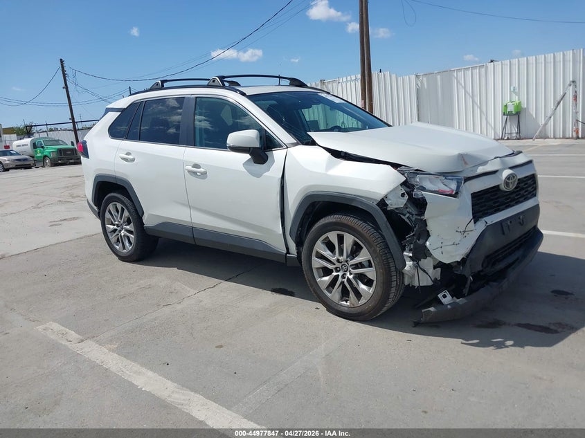 TOYOTA RAV4 XLE PREMIUM 2021
