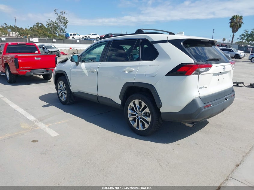 VIN 2T3C1RFV2MW113385 2021 TOYOTA RAV4 XLE PREMIUM