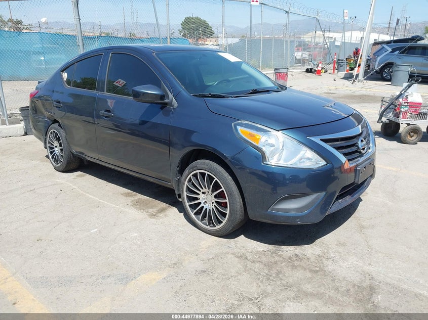 NISSAN VERSA 2016. Lot# 44977894. VIN 3N1CN7AP0GL917622. Photo 1