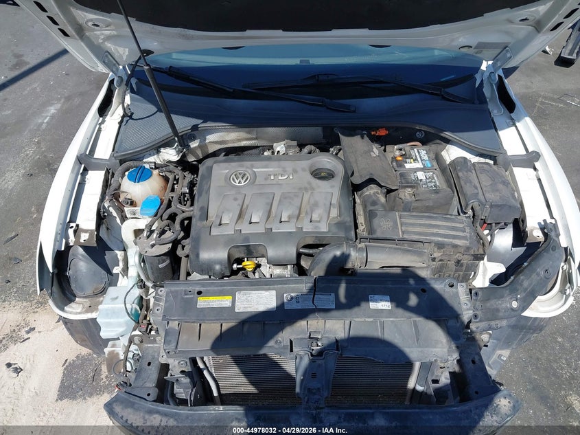 2014 VOLKSWAGEN PASSAT SEDAN 2.0L I-4 DI, DOHC, TURBO, 140HP