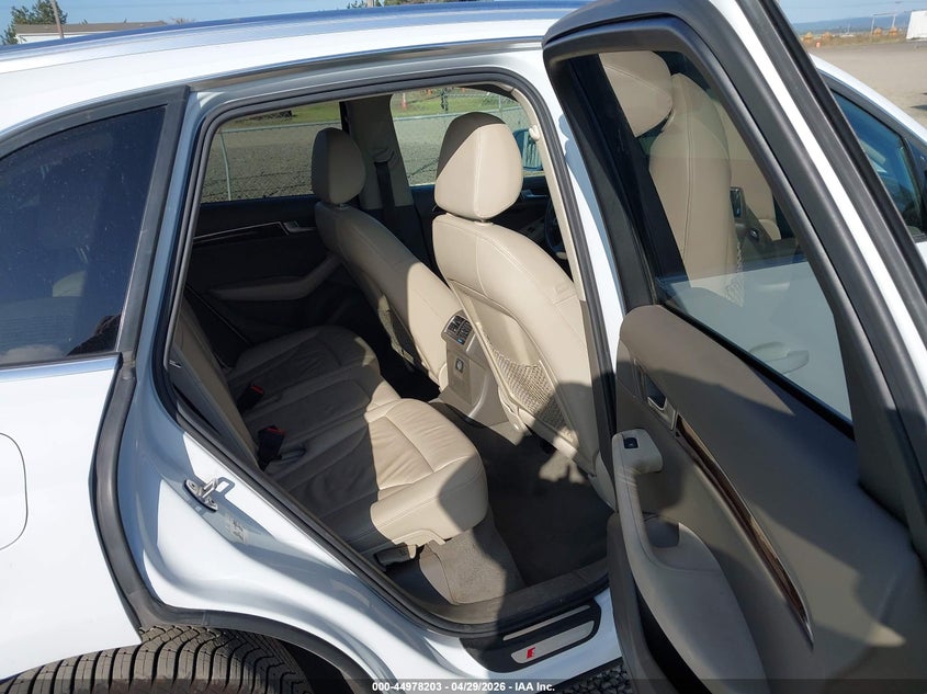 WA1DKAFPXCA098419 2012 Audi Q5 3.2 3.2 Premium Plus white