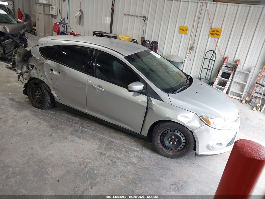 1FAHP3K25CL355592 2012 Ford Focus 2.0 Se silver