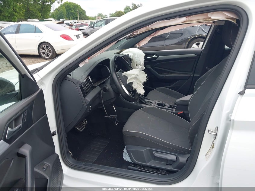 2025 VOLKSWAGEN JETTA auction photo 5