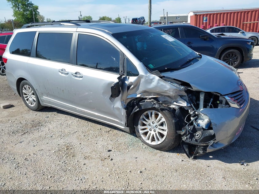 2015 Toyota Sienna Xle Premium 8 Passenger