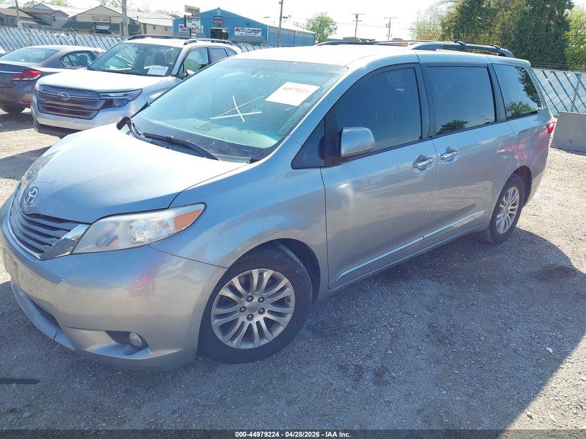 2015 Toyota Sienna Xle Premium 8 Passenger 5TDYK3DC2FS562491 photo 1