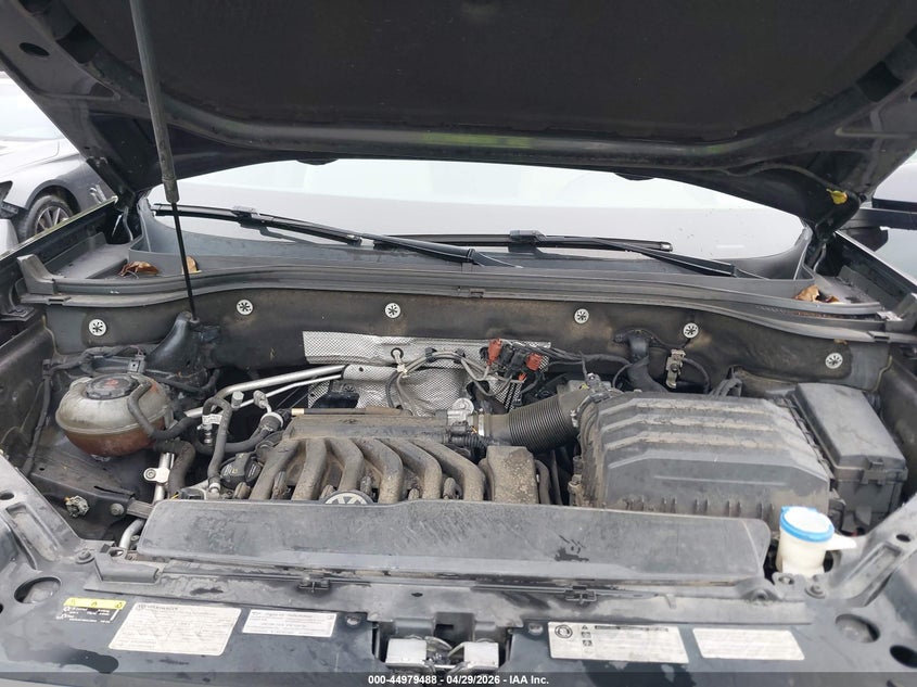 2019 VOLKSWAGEN ATLAS 3.6L V6 SE W/TECHNOLOGY R-LINE — Photo 10