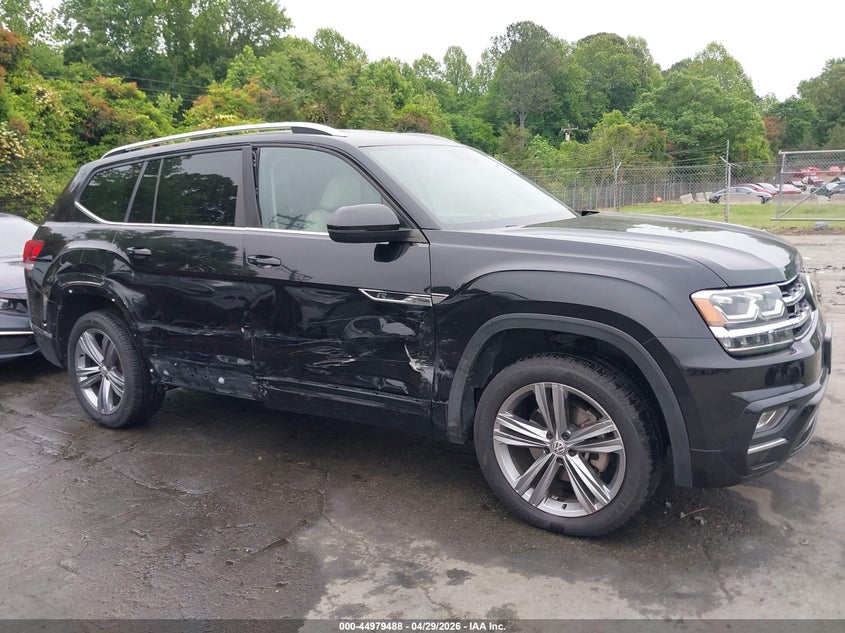 2019 VOLKSWAGEN ATLAS 3.6L V6 SE W/TECHNOLOGY R-LINE — Photo 13