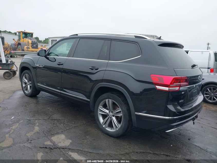 2019 VOLKSWAGEN ATLAS 3.6L V6 SE W/TECHNOLOGY R-LINE — Photo 3