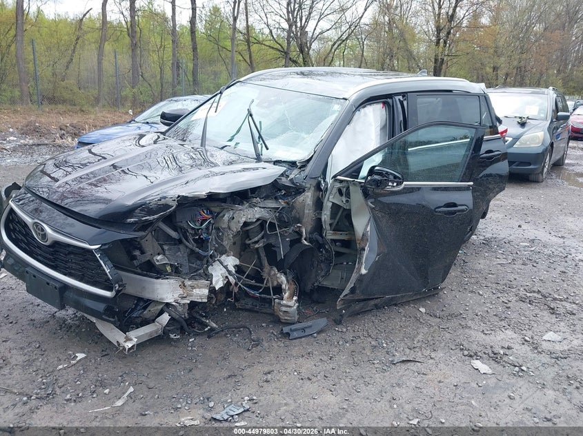 2022 Toyota Highlander Xle 5TDGZRBH2NS192814 photo 1