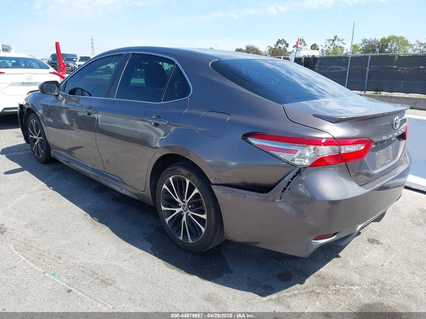 2018 TOYOTA CAMRY auction photo 3
