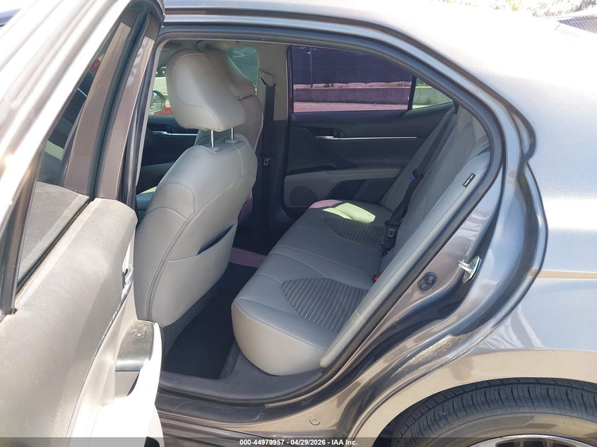 2018 TOYOTA CAMRY auction photo 8