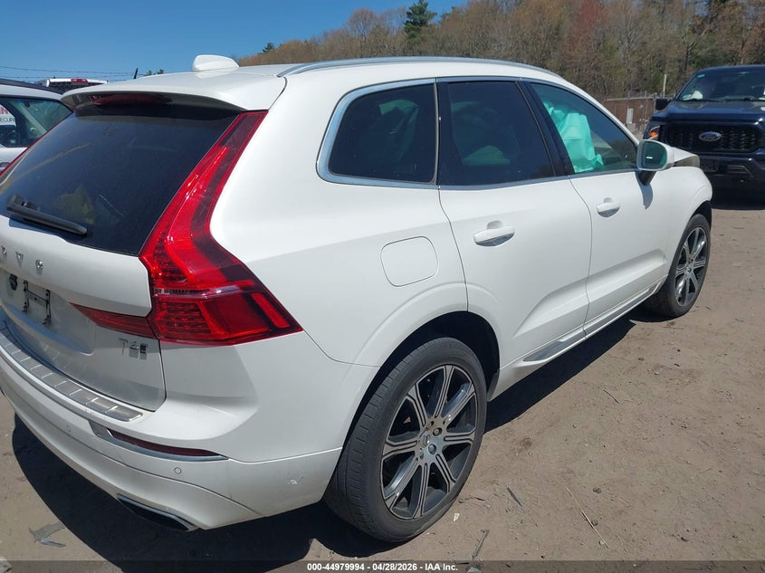 2021 VOLVO XC60 auction photo 4