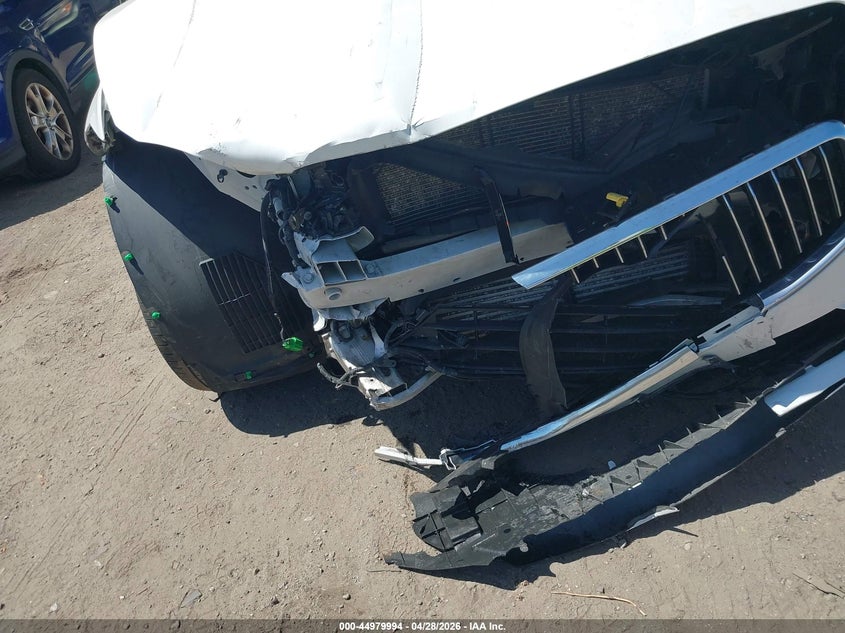 2021 VOLVO XC60 auction photo 6