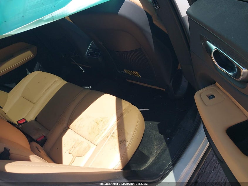 2021 VOLVO XC60 auction photo 8