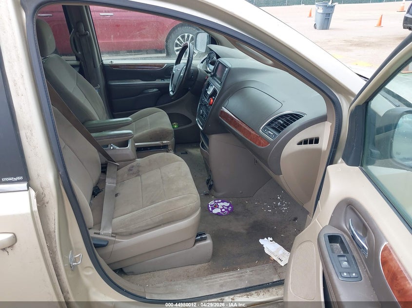 2011 Chrysler Town & Country Touring