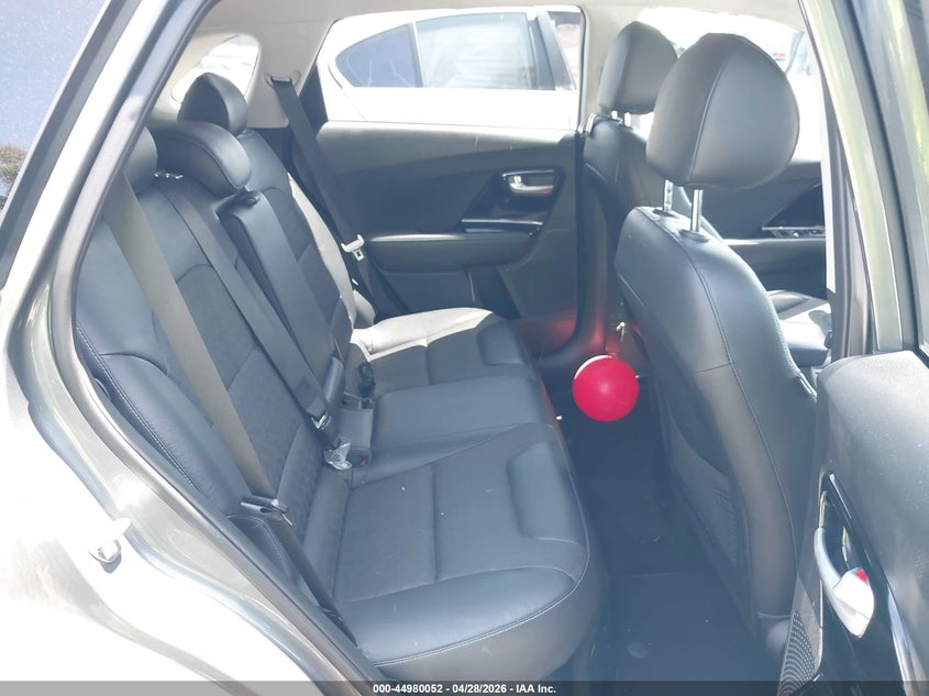 VIN KNDCC3LC2H5104077 2017 KIA NIRO EX