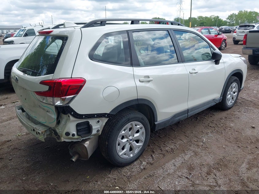 2023 SUBARU FORESTER auction photo 4