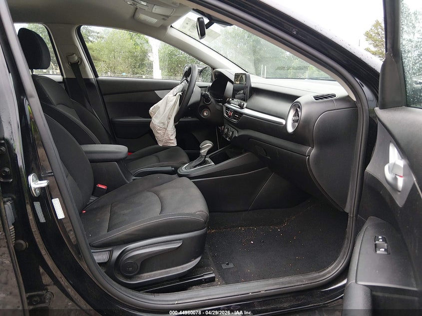 VIN 3KPF24ADXPE640568 2023 KIA FORTE LXS