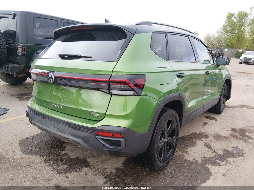 2025 VOLKSWAGEN TAOS 1.5T SE BLACK — Фото 4