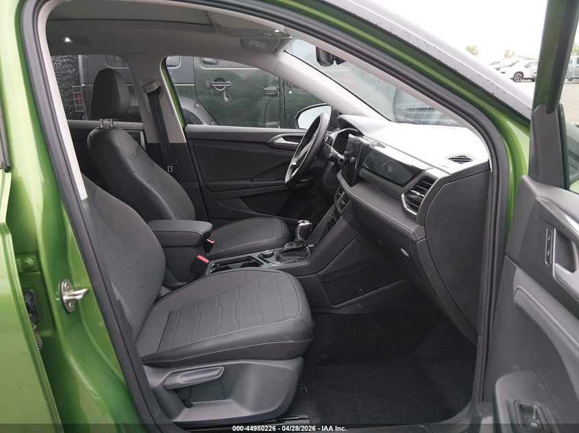 2025 VOLKSWAGEN TAOS 1.5T SE BLACK — Фото 5