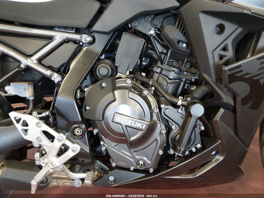 2025 Suzuki Gsx800 F VIN: JS1EM13BXS7100334 Lot: 44980461