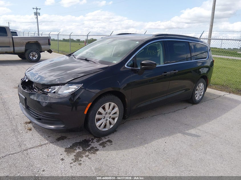 2020 Chrysler Voyager L