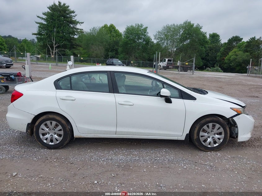 19XFB2F58CE087094 2012 Honda Civic 1.8 Lx white