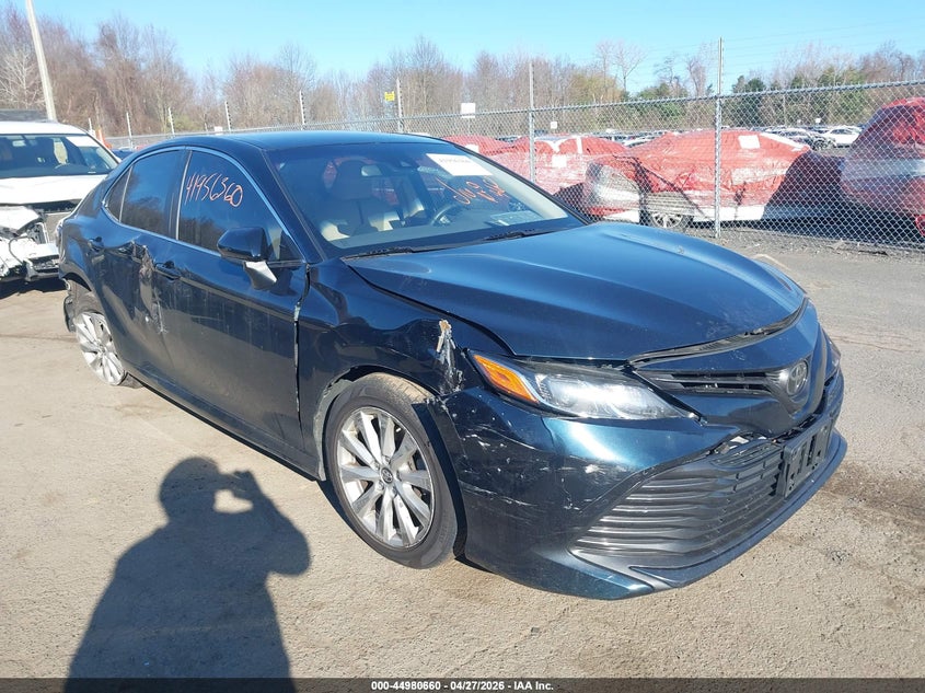 2018 TOYOTA CAMRY LE