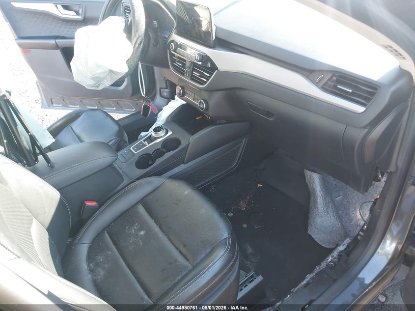VIN 1FMCU9BZ2LUC14966 2020 FORD ESCAPE SE SPORT HYBRID