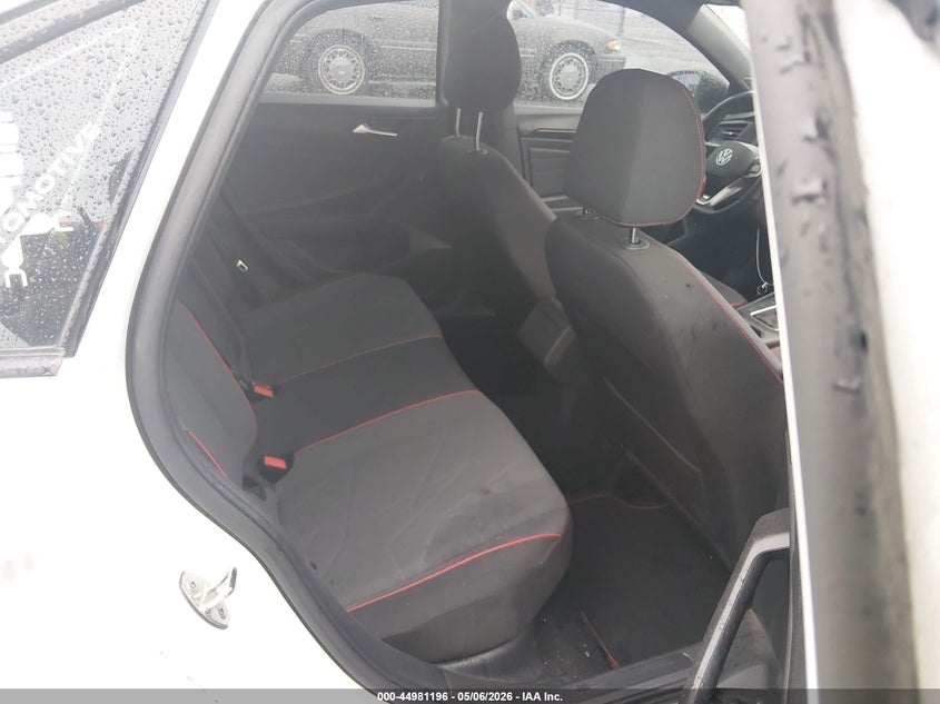 2024 VOLKSWAGEN JETTA GLI 2.0L I-4 DI, DOHC, V(VIN: 3VW9T7BU0RM015676