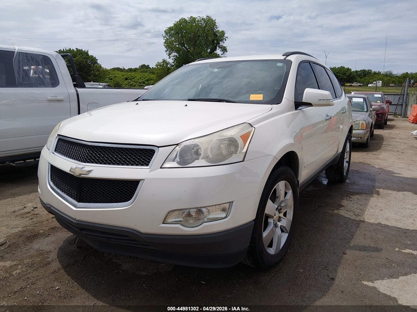 2012 Chevrolet Traverse 3.6 1Lt cream Lot 111044981302 Vin 1GNKRGED5CJ320472