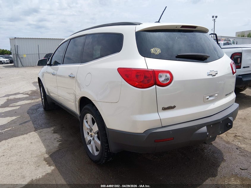 2012 Chevrolet Traverse 3.6 1Lt cream Lot 111044981302 Vin 1GNKRGED5CJ320472