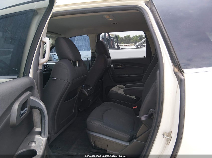 2012 Chevrolet Traverse 3.6 1Lt cream Lot 111044981302 Vin 1GNKRGED5CJ320472