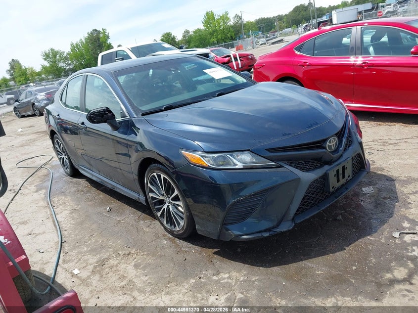 2018 TOYOTA CAMRY SE